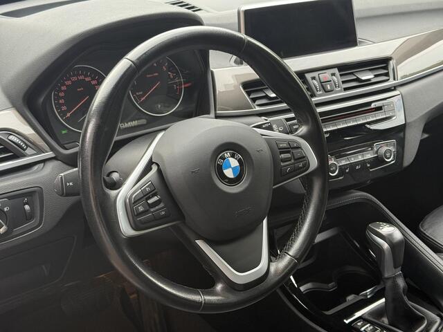 BMW X1 xDrive20i High Executive l Camera l Panorama dak l Leder l Electrische Klep l Trekhaak