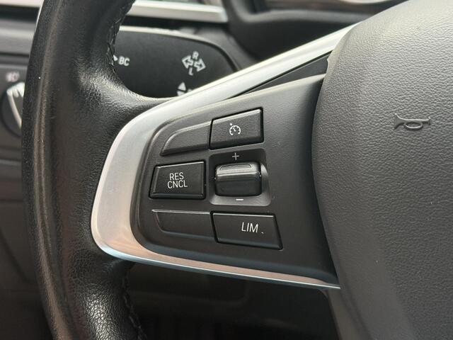 BMW X1 xDrive20i High Executive l Camera l Panorama dak l Leder l Electrische Klep l Trekhaak