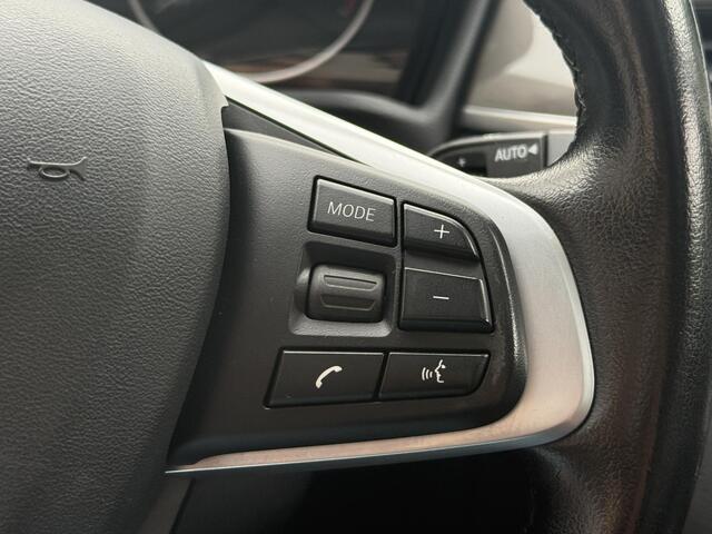 BMW X1 xDrive20i High Executive l Camera l Panorama dak l Leder l Electrische Klep l Trekhaak