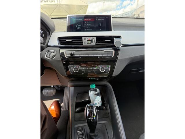 BMW X1 sDrive18i Executive Edition | Stoelverwarming | Head-Up Display | Cruise Control | Parkeersensoren | Navigatie | Keyless | LED | HIFI | Elektrische Achterklep | NAP | Automaat | Dealer Onderhouden