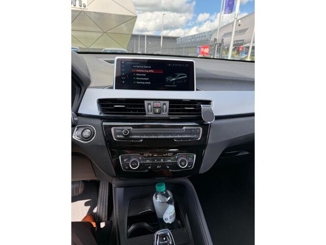 BMW X1 sDrive18i Executive Edition | Stoelverwarming | Head-Up Display | Cruise Control | Parkeersensoren | Navigatie | Keyless | LED | HIFI | Elektrische Achterklep | NAP | Automaat | Dealer Onderhouden