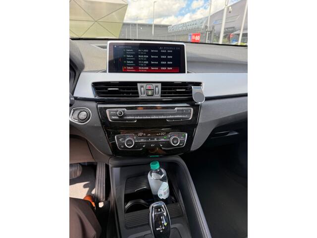 BMW X1 sDrive18i Executive Edition | Stoelverwarming | Head-Up Display | Cruise Control | Parkeersensoren | Navigatie | Keyless | LED | HIFI | Elektrische Achterklep | NAP | Automaat | Dealer Onderhouden