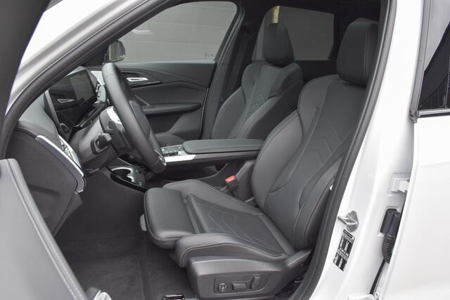 BMW X1 sDrive20i M Sport | Pano | 360 cam | 20 inch | Leer