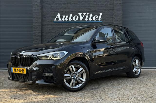 BMW X1 xDrive25e M-Sport | Sportleder | Camera | Trekhaak | Head-Up | LED | 35x op voorraad!