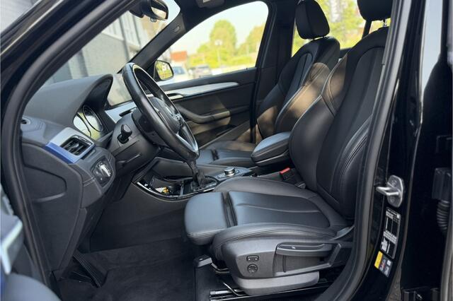 BMW X1 xDrive25e M-Sport | Sportleder | Camera | Trekhaak | Head-Up | LED | 35x op voorraad!