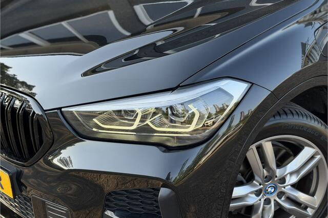 BMW X1 xDrive25e M-Sport | Sportleder | Camera | Trekhaak | Head-Up | LED | 35x op voorraad!