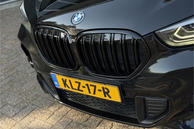 BMW X1 xDrive25e M-Sport | Sportleder | Camera | Trekhaak | Head-Up | LED | 35x op voorraad!