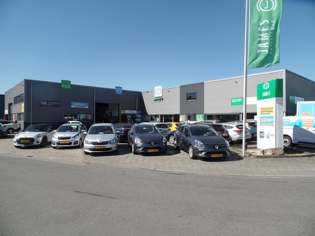 BMW X1 sDrive20i 180pk, Business Edition Automaat, Navigatie Achteruitrijcamera, Cruis controle, Clima controle, Volledige lederen bekleding, Elek stoel, Elek achterklep, Xenon verlichting, Pdc V/A, Lm velgen 18'', Nederlandse auto, 79.000km! Bovag afleverpakket 695,-