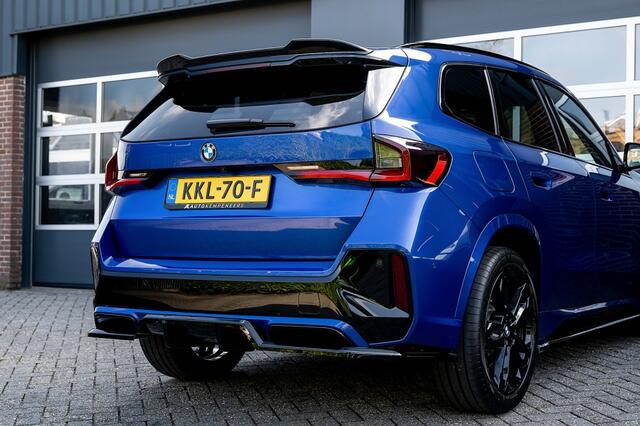 BMW X1 sDrive20i M Sport Pro | Shadow | Driving Ass. Plus | Comfort Access | Adaptive LED | Sportstoelen | 19' Inch |
