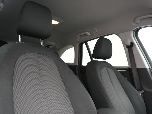 BMW X1 xDrive25e PHEV 221pk Dealer O.H. | Adaptive Cruise | Head Up | Camera | Harman / Kardon | Stoelen Memory & Verwarmd | Navigatie | DAB | Plug In Hybrid |