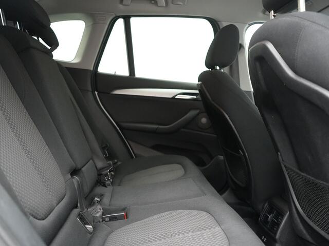 BMW X1 xDrive25e PHEV 221pk Dealer O.H. | Adaptive Cruise | Head Up | Camera | Harman / Kardon | Stoelen Memory & Verwarmd | Navigatie | DAB | Plug In Hybrid |