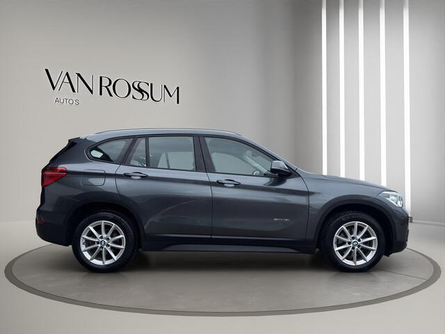 BMW X1 sDrive18i Executive | Verwarmde Sportstoelen | Camera | Led | Trekhaak | Climate | Parksenors V+A |