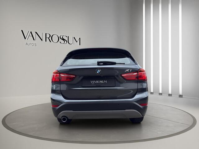 BMW X1 sDrive18i Executive | Verwarmde Sportstoelen | Camera | Led | Trekhaak | Climate | Parksenors V+A |