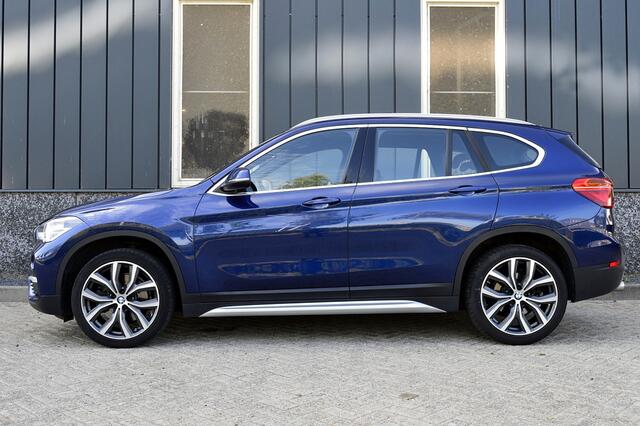 BMW X1 sDrive20i High Executive Rijklaarprijs-Garantie Panorama dak Leder Head-Up Camera Led Navigatie Airco