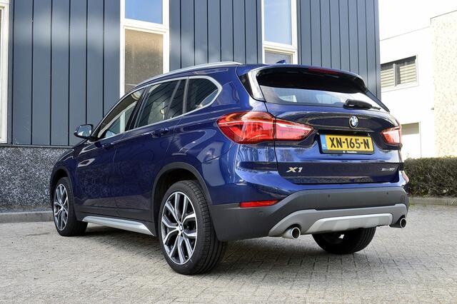 BMW X1 sDrive20i High Executive Rijklaarprijs-Garantie Panorama dak Leder Head-Up Camera Led Navigatie Airco