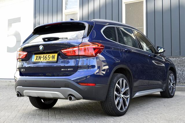 BMW X1 sDrive20i High Executive Rijklaarprijs-Garantie Panorama dak Leder Head-Up Camera Led Navigatie Airco