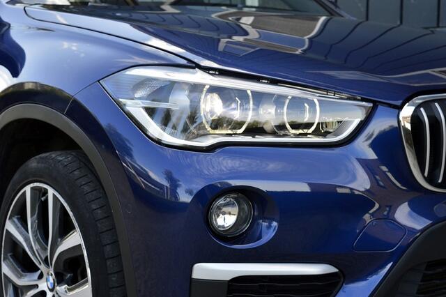 BMW X1 sDrive20i High Executive Rijklaarprijs-Garantie Panorama dak Leder Head-Up Camera Led Navigatie Airco
