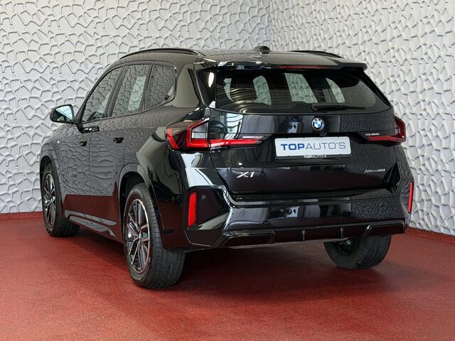 BMW X1 SDRIVE M-SPORT BENZINE SHADOW LINE NAVI LED ELEK.KLEP CRUISE LEER/ALCANTARA CAMERA M-SPORT INTERIEUR / EXTERIEUR ? Top Auto's. Al 30 Jaar uw Bmw Specialist in , BMW M / M Sport / PHEV / HEV / Hybrid / Mhev / 25e / 30e / xDrive25e // xDrive30e / sDrive18i / sDrive20i / sDrive23i ?