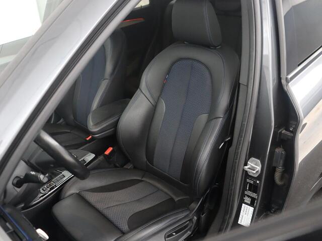 BMW X1 sDrive18i High Executive M-sport | Head-up | Half Leder | Adaptive cruise | Full LED | Climate control | Stoelverwarming | Navigatie | Park assist | Camera |
