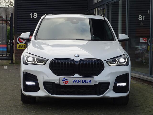 BMW X1 xDrive25e High Exe M Sport Pano.Dak Driving Ass.Plus Head-Up Trekhaak Memory 18'' LM Velgen