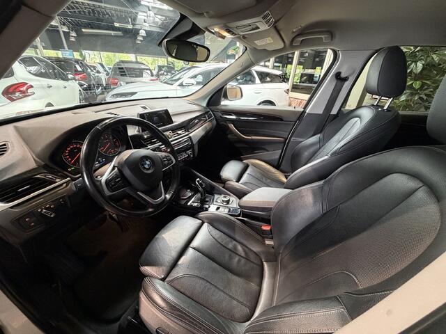 BMW X1 sDrive20i Executive M-PAKKET AUTOMAAT | LEDER | NAVIGATIE |