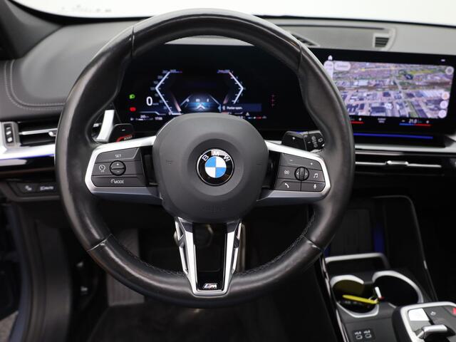 BMW X1 sDrive18i | M-Sport | Pano | Memory | 360 Camera | Head Up | Keyless | Harman/ Kardon | Prijs Rijklaar !!