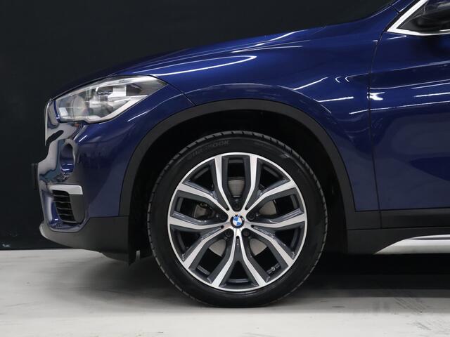 BMW X1 sDrive18i Executive Edition [HEAD-UP DISPLAY, CRUISECONTROL, PDC A, ELEKTRISCHE ACHTERKLEP, CLIMATE CONTROL, NAVIGATIE, LED, NIEUWSTAAT]