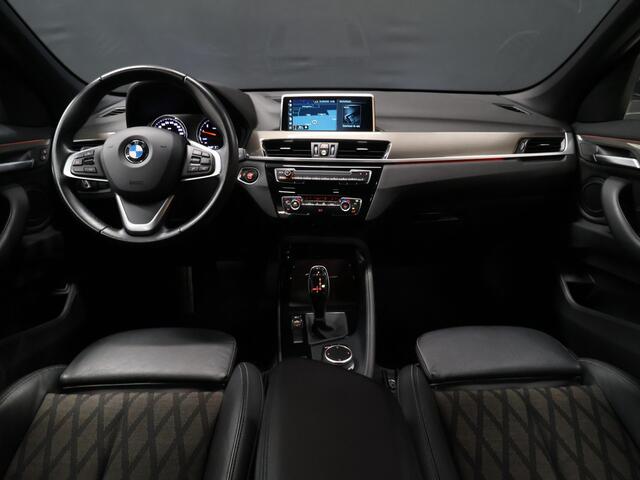 BMW X1 sDrive18i Executive Edition [HEAD-UP DISPLAY, CRUISECONTROL, PDC A, ELEKTRISCHE ACHTERKLEP, CLIMATE CONTROL, NAVIGATIE, LED, NIEUWSTAAT]