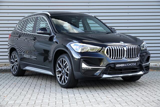 BMW X1 sDrive20i Orange Edition | Panoramadak | Head-up | Camera | DAB |