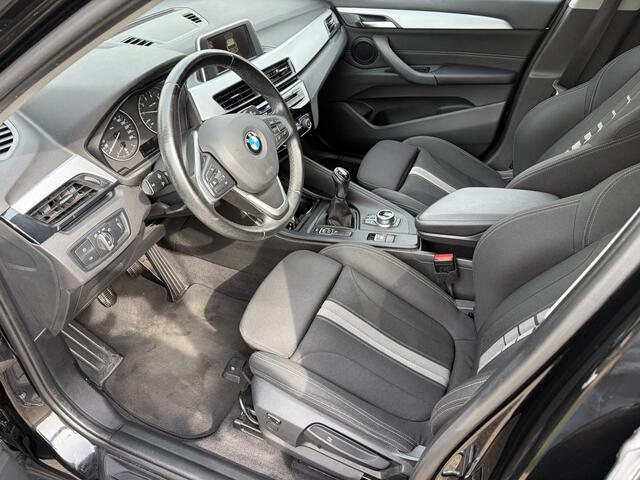 BMW X1 sDrive18i Centennial Executive / NAVI / CRUISE / AIRCO / TREKHAAK / 101dkm! NAP!
