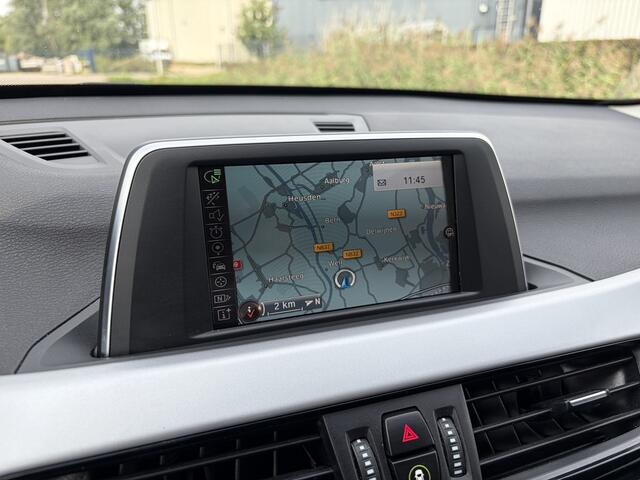BMW X1 sDrive18i Centennial Executive / NAVI / CRUISE / AIRCO / TREKHAAK / 101dkm! NAP!