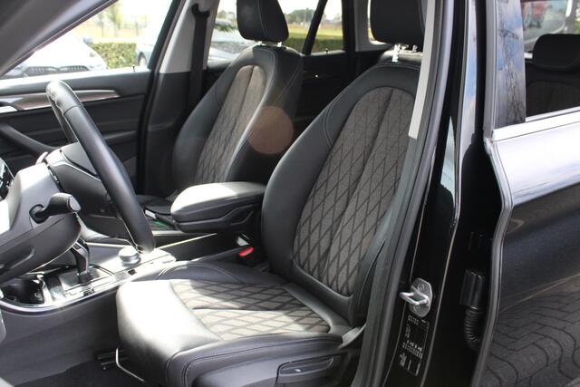 BMW X1 sDrive20i xLine Automaat / Comfort Access / Achteruitrijcamera / Head-Up / LED