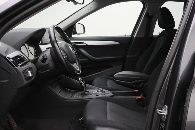BMW X1 xDrive20i Executive Edition LED, Apple Carplay, Head-Up, Camera, Trekhaak, DAB