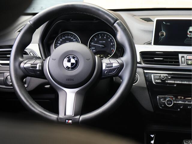 BMW X1 sDrive20i Centennial High Executive | LED | Verw Stoelen | Leder |