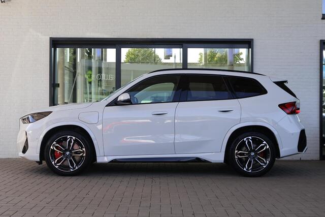 BMW X1 xDrive25e M sport pro | Panoramadak | Drive Assistant plus | Harman Kardon