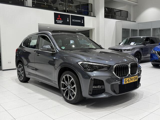 BMW X1 sDrive20i High Executive Edition | M-Sport | Panoramadak | Trekhaak | Stoelverwarming |
