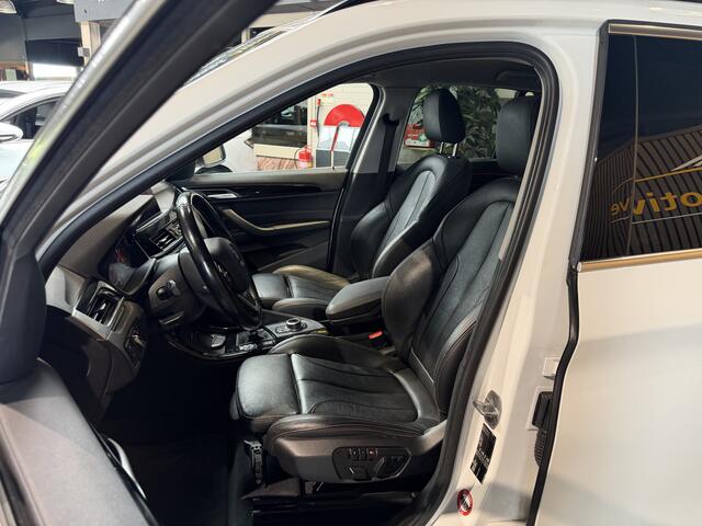 BMW X1 sDrive20i Executive M-PAKKET AUTOMAAT | LEDER | NAVIGATIE |
