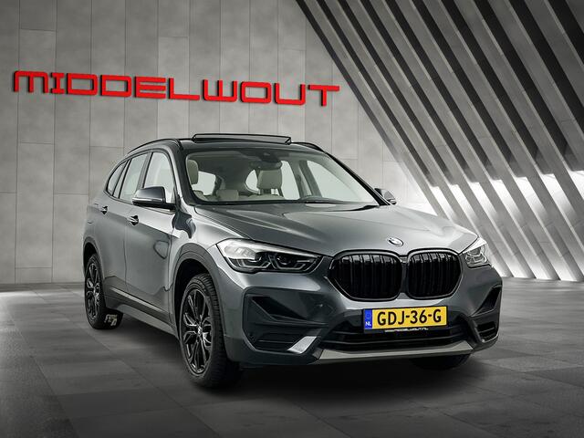 BMW X1 sDrive18i High Exe. Shadow-Line Pano-dak/Leder/18'LMV/Navi+ Keyless Start