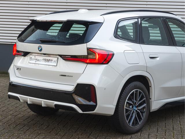 BMW X1 xDrive25e M-Sport - Stoelverwarming - Camera - Adaptive LED
