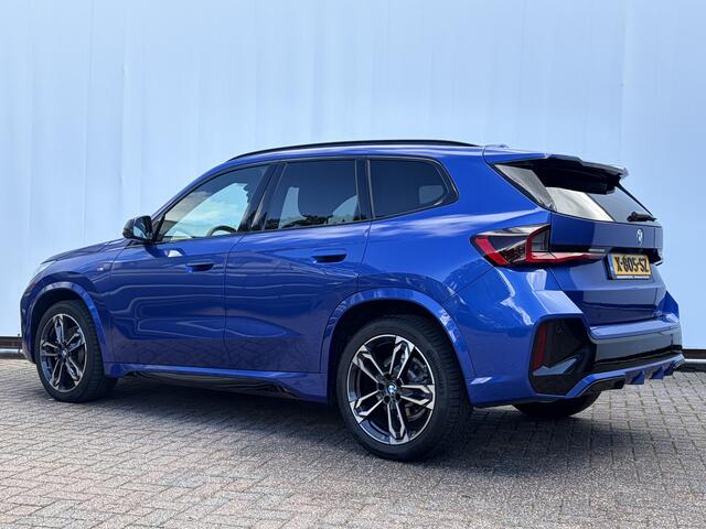 BMW X1 sDrive20i M-Sport Carplay Sportzetels Zwarte hemel PORTIMAO BLAU METALLIC