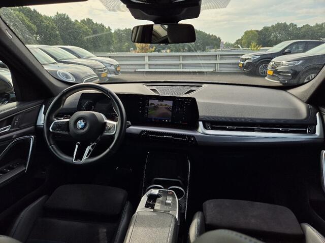 BMW X1 sDrive20i M-Sport Carplay Sportzetels Zwarte hemel PORTIMAO BLAU METALLIC