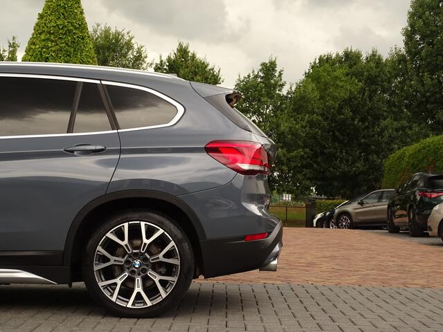 BMW X1 xDrive25e High Ex. | Stormbay | Camera | Trekhk afn | Elek.st. | Leer | 19 inch | Uniek!