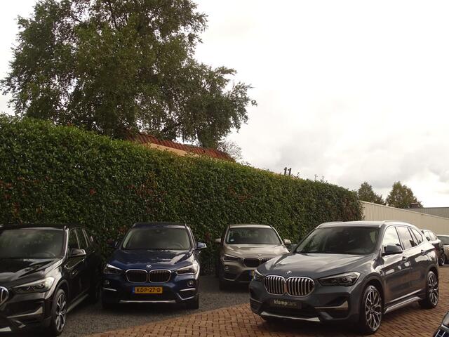BMW X1 xDrive25e High Ex. | Stormbay | Camera | Trekhk afn | Elek.st. | Leer | 19 inch | Uniek!