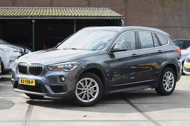 BMW X1 sDrive20i High Executive / NAP / Nieuwstaat 1ste Eig. / Trekhaak / Leder