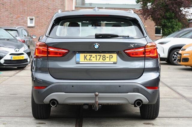 BMW X1 sDrive20i High Executive / NAP / Nieuwstaat 1ste Eig. / Trekhaak / Leder
