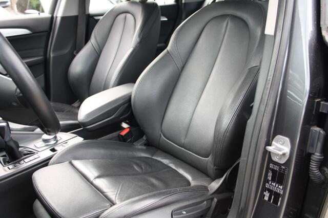 BMW X1 sDrive20i High Executive / NAP / Nieuwstaat 1ste Eig. / Trekhaak / Leder