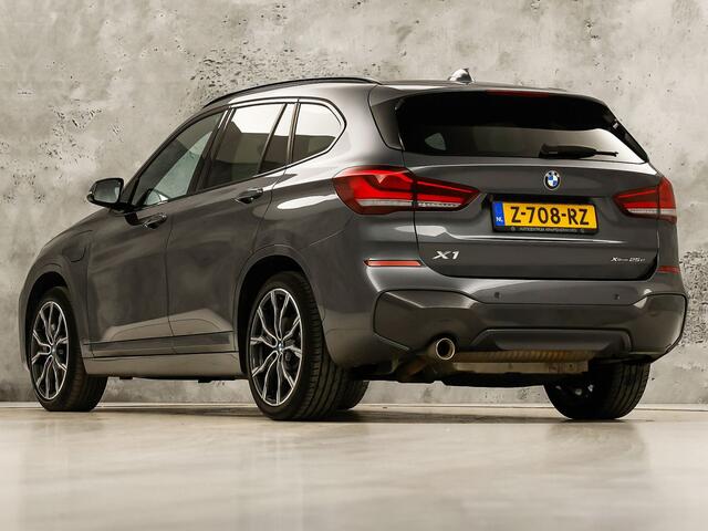 BMW X1 xDrive25e M Sport High Executive 221Pk Automaat (PANORAMADAK, M PAKKET, GROOT NAVI, LEDER, STOELVERWARMING, SPORTSTOELEN, GETINT GLAS, SFEERVERLICHTING, NIEUWSTAAT)