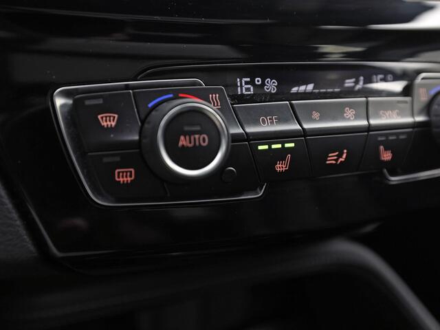 BMW X1 xDrive25e M Sport High Executive 221Pk Automaat (PANORAMADAK, M PAKKET, GROOT NAVI, LEDER, STOELVERWARMING, SPORTSTOELEN, GETINT GLAS, SFEERVERLICHTING, NIEUWSTAAT)