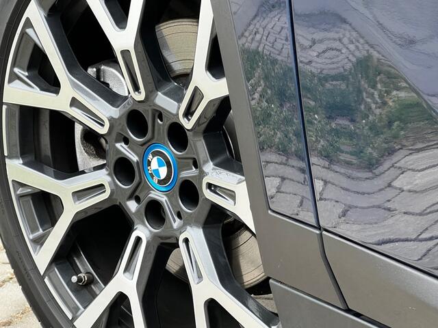 BMW X1 xDrive25e High Executive 220 PK Plug in Hybride | Panoramdak | Navigatie | 19" Velgen | Leder Int | Park Assist | DAB | Keyless | 1e Eigenaar!