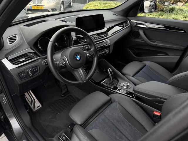 BMW X1 sDrive20i M-Sport | HUD | Trekhk | Camera | Carplay | 19 inch Unieke kmstand!